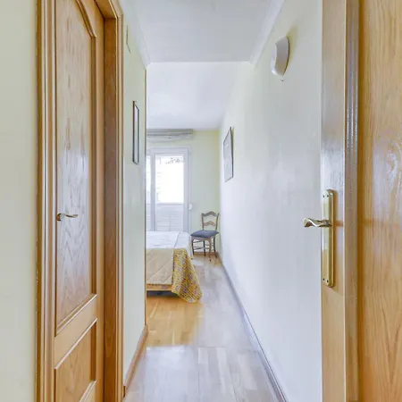 Avda De Rhode 113 - Barneda Apartament